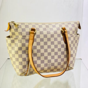 Louis Vuitton Damier Totally MM Bag