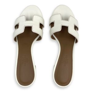 Oasis 35 White Sandals in Calfskin