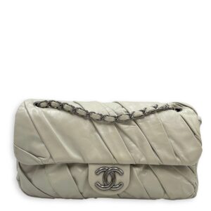 Twisted Maxi Grey Flap Bag in Calfskin, Silver hardware