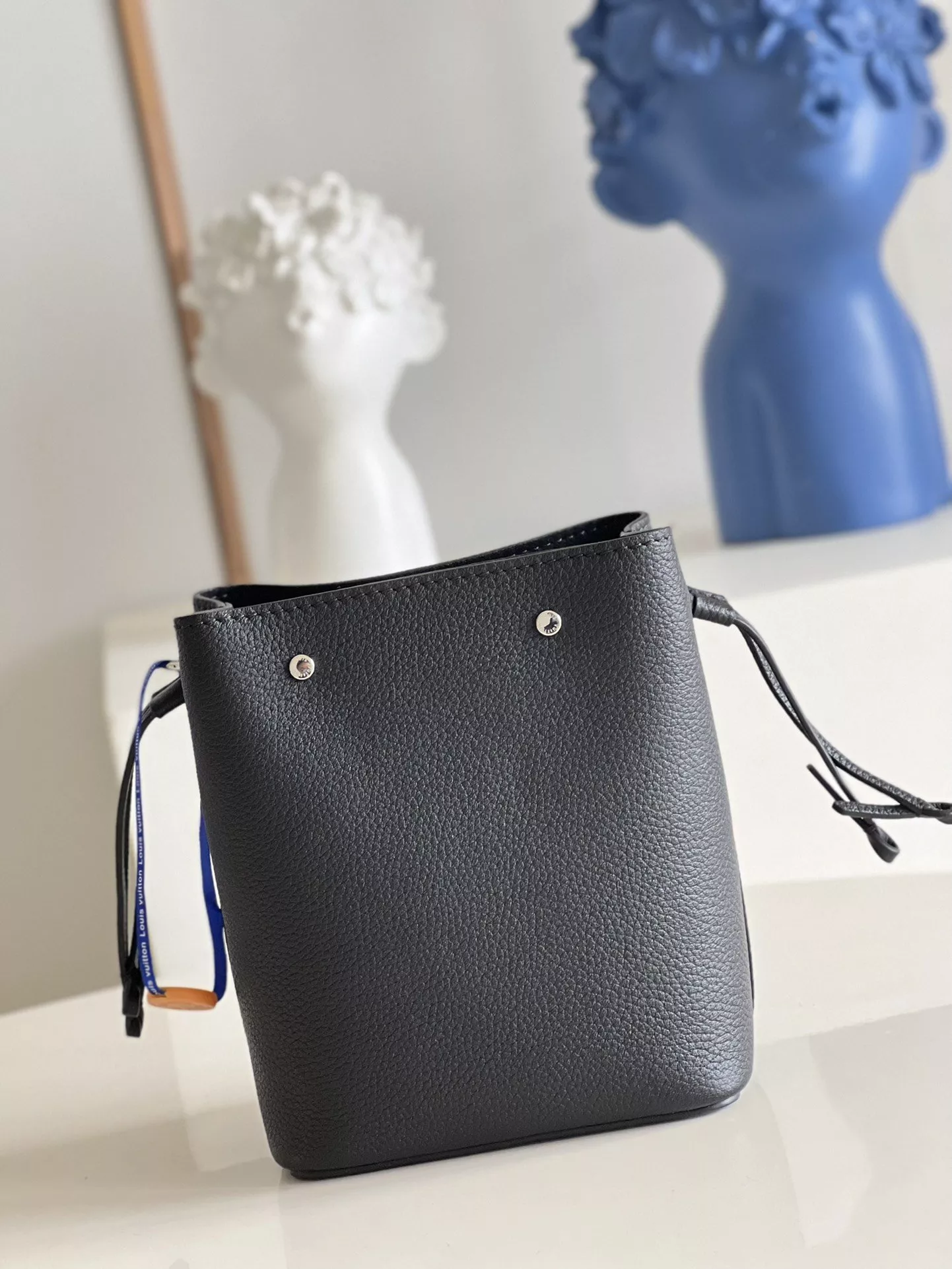 LV Calfskin Nano Lockme Bucket Black - ReplicaBags.is - Image 4