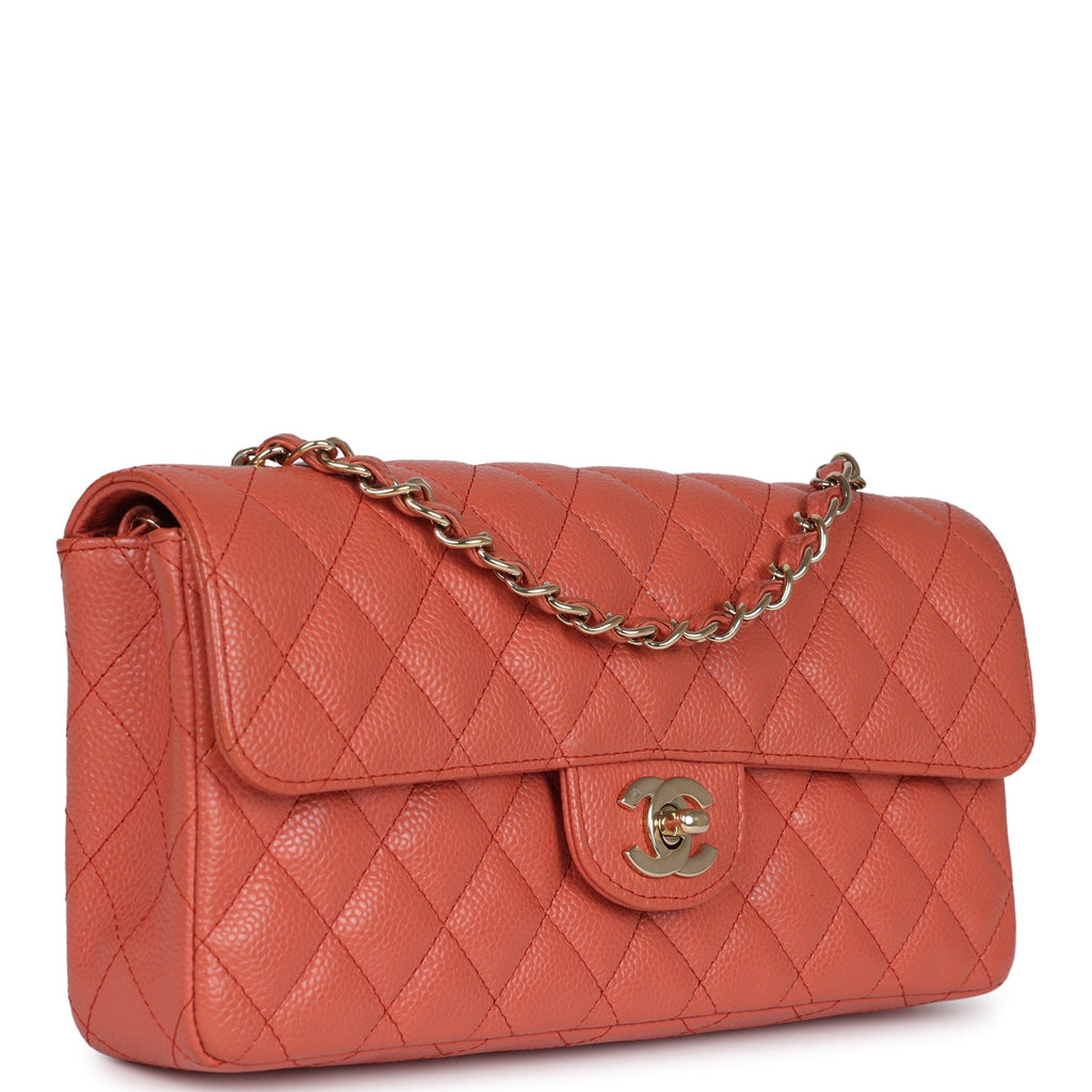 Vintage Chanel Classic East West Single Flap Coral Caviar Light Gold Hardware - Image 3