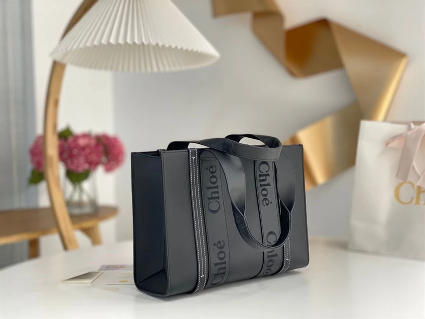 Chloé Medium Woody Tote Bag - MB002 - Image 4