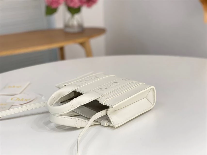 Chloé Mini Woody Tote Bag Smooth Calfskin With Chloé Logo - MB031 - Image 8