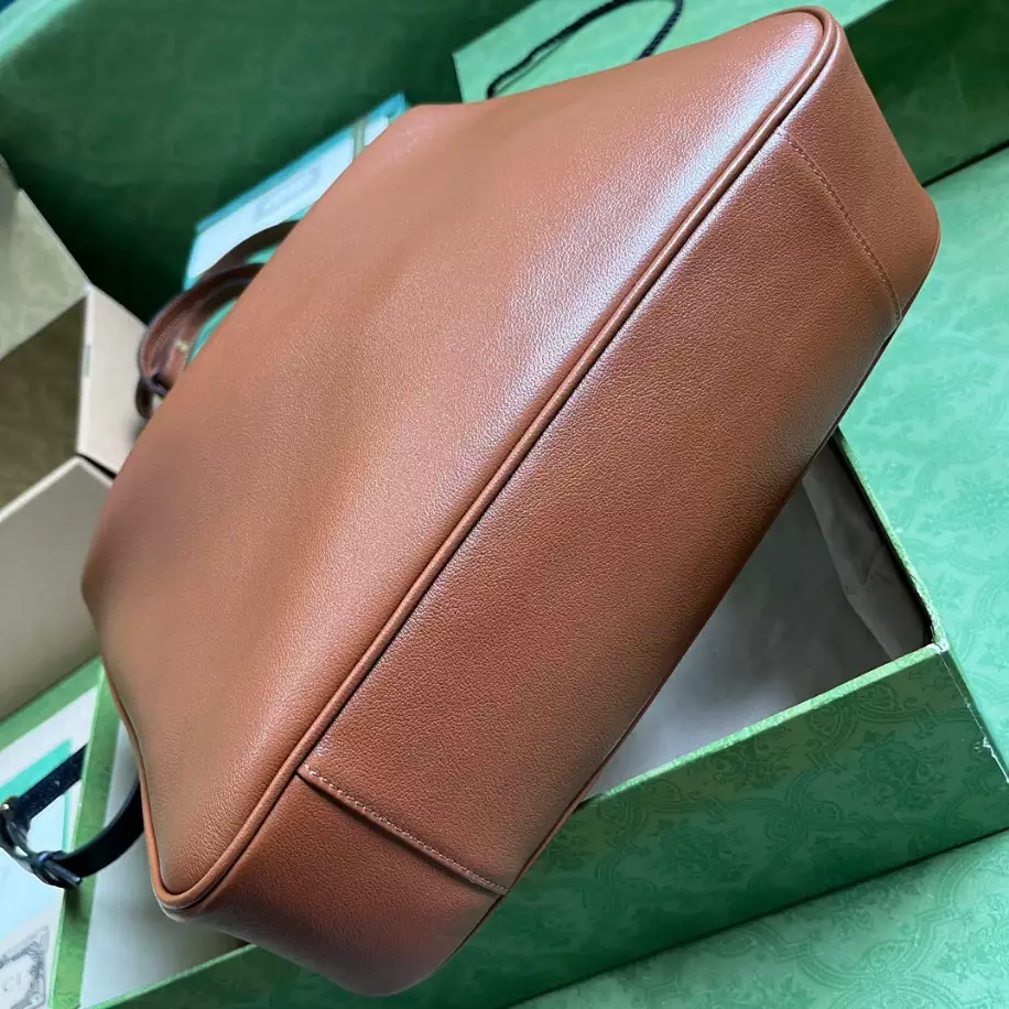 Gucci Diana Medium Shoulder Bag - Image 6