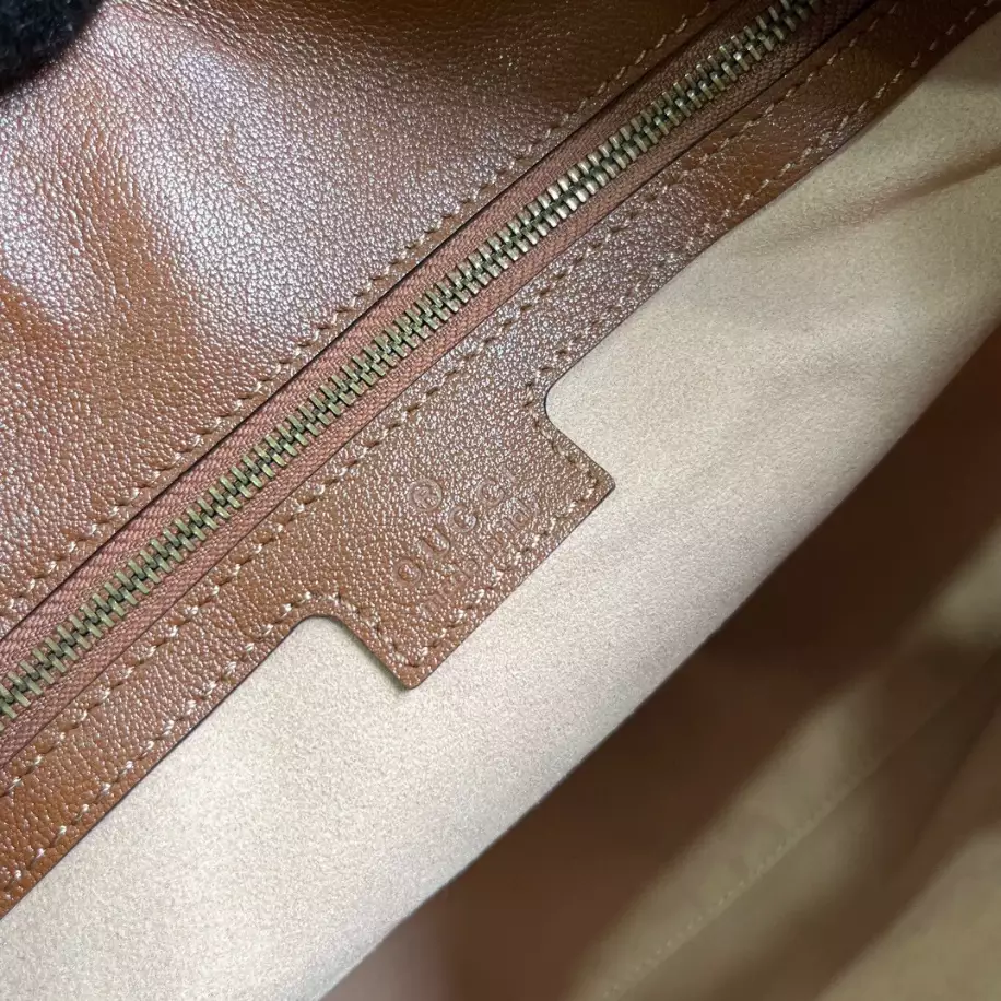 Gucci Diana Medium Shoulder Bag - Image 7