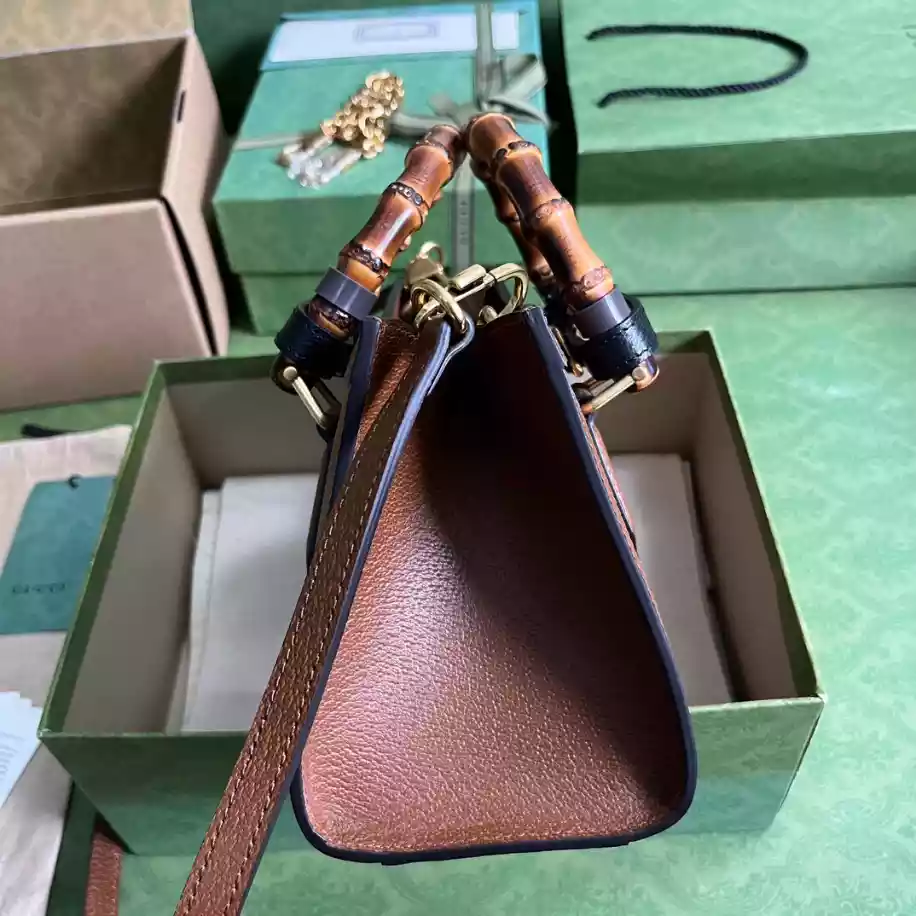 Gucci Diana Small Shoulder Bag - Image 10