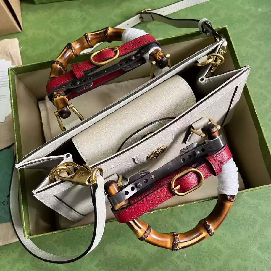 Gucci Diana Small Shoulder Bag - Image 9