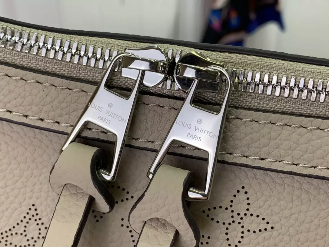 Hand It All MM Galet Gray Mahina Calfskin - Repbags.ru - Image 9