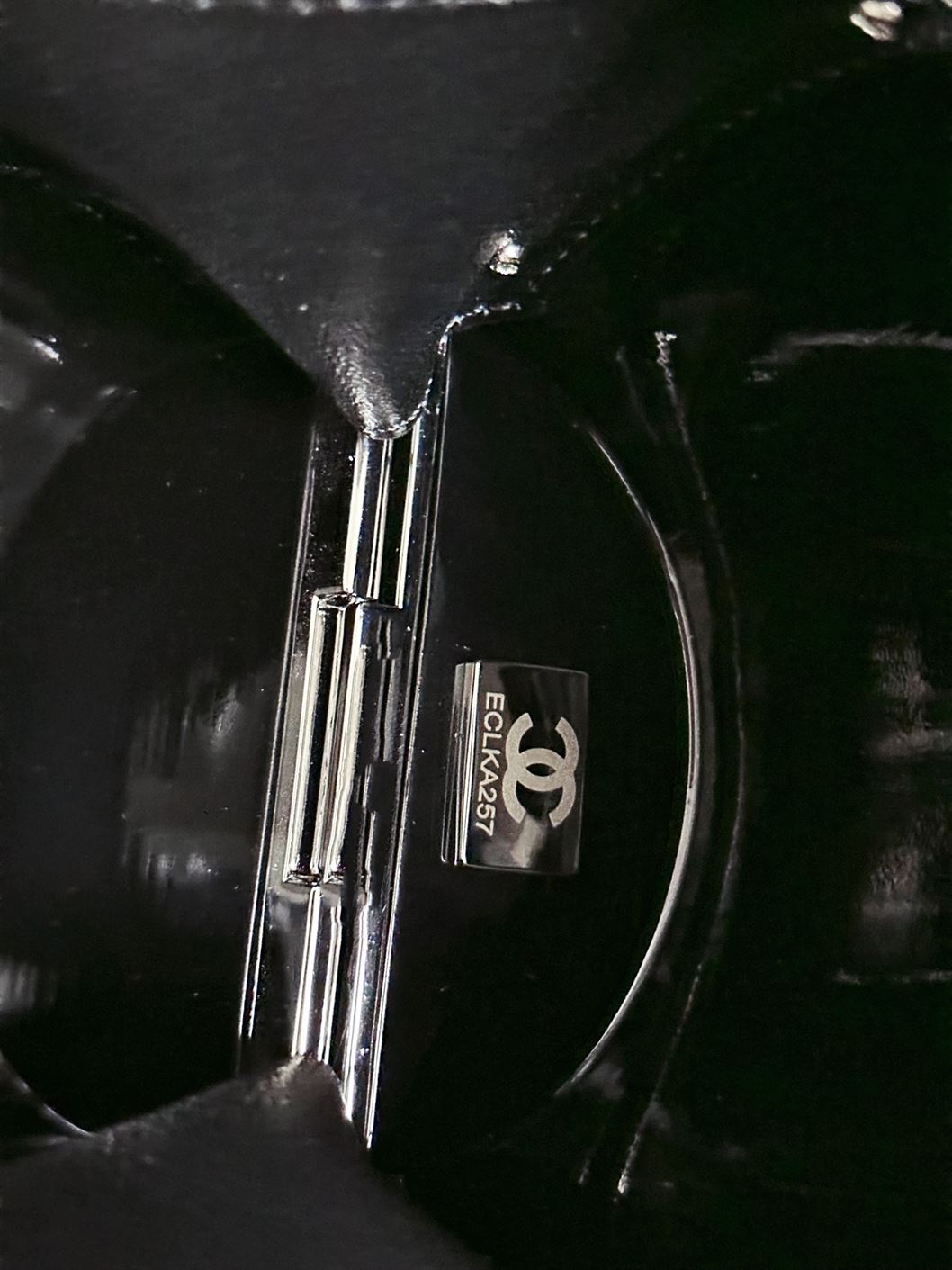 Helmet Minaudiere Black & White Resin, Strass & Silver-Tone Metal - CB024 - Image 7