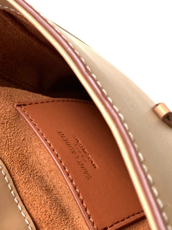 LE 5 À 7 Vertical in Smooth Leather bag - Image 11