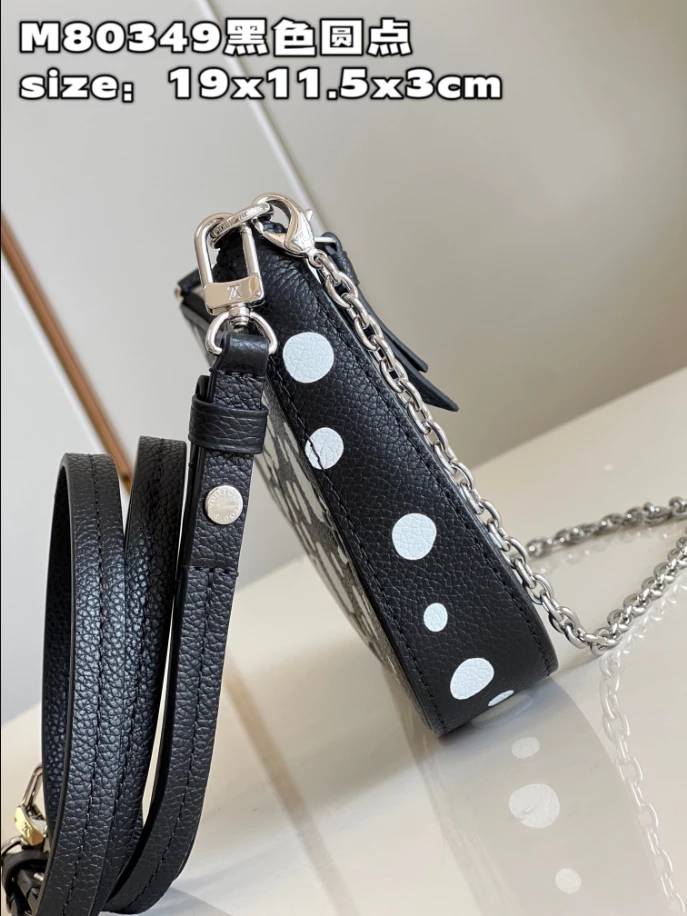 LV x YK Easy Pouch On Strap - LB239 - Image 6