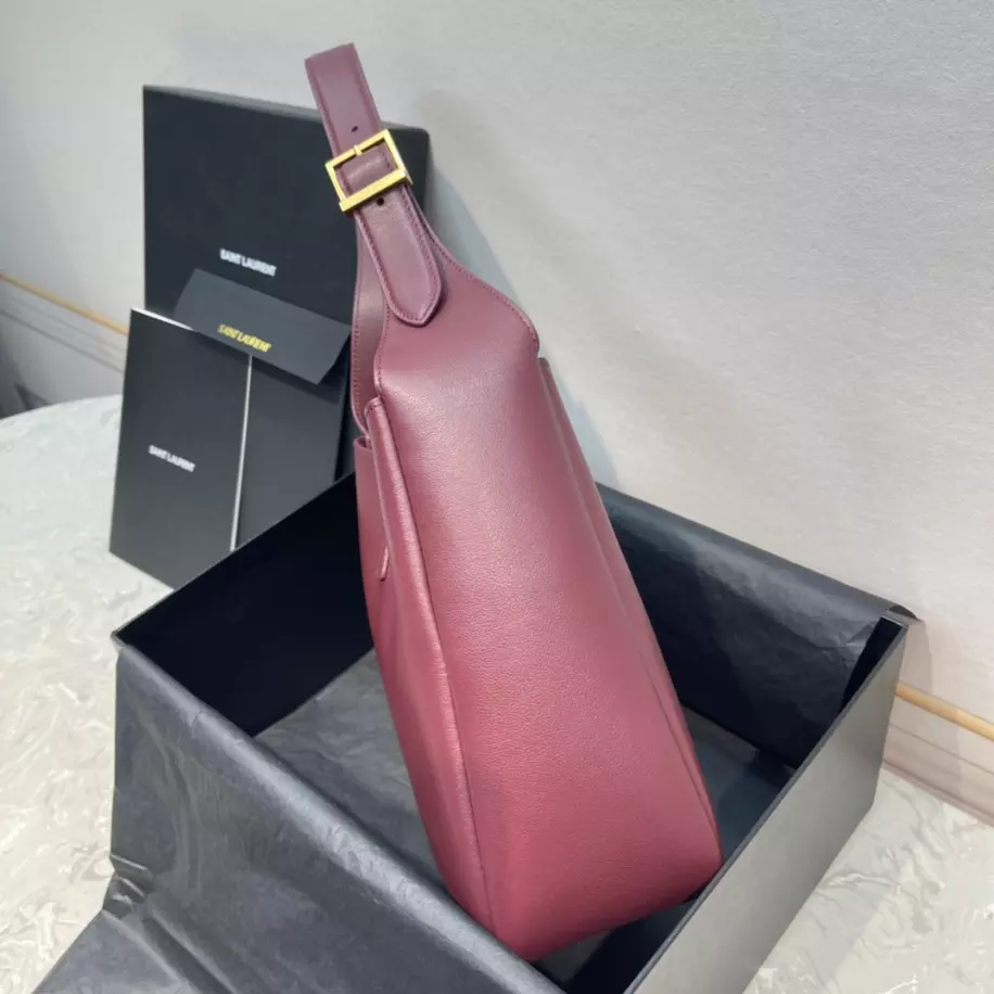 Le 5 à 7 Supple Small in grained leather Bag - Image 5