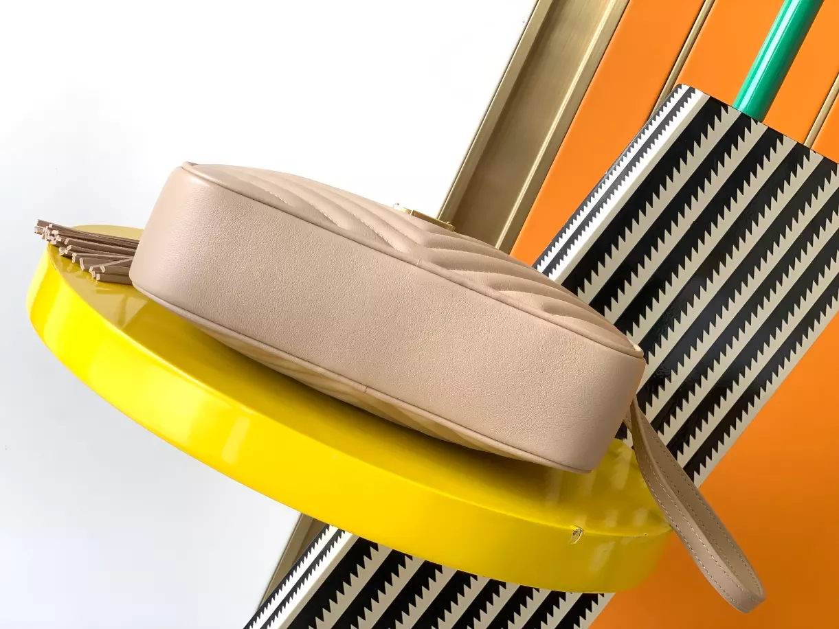 Lou in Quilted Leather camera bag - Image 8