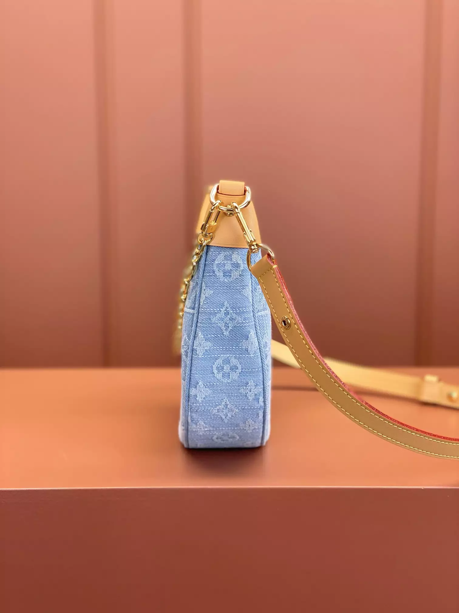 Louis Vuitton Loop Sky Denim Monogram Denim - Repbags.ru - Image 6