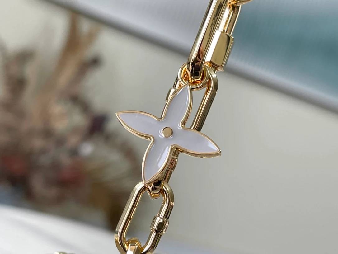 Louis Vuitton Twist MM Epi Leather Bag - LB264 - Image 9