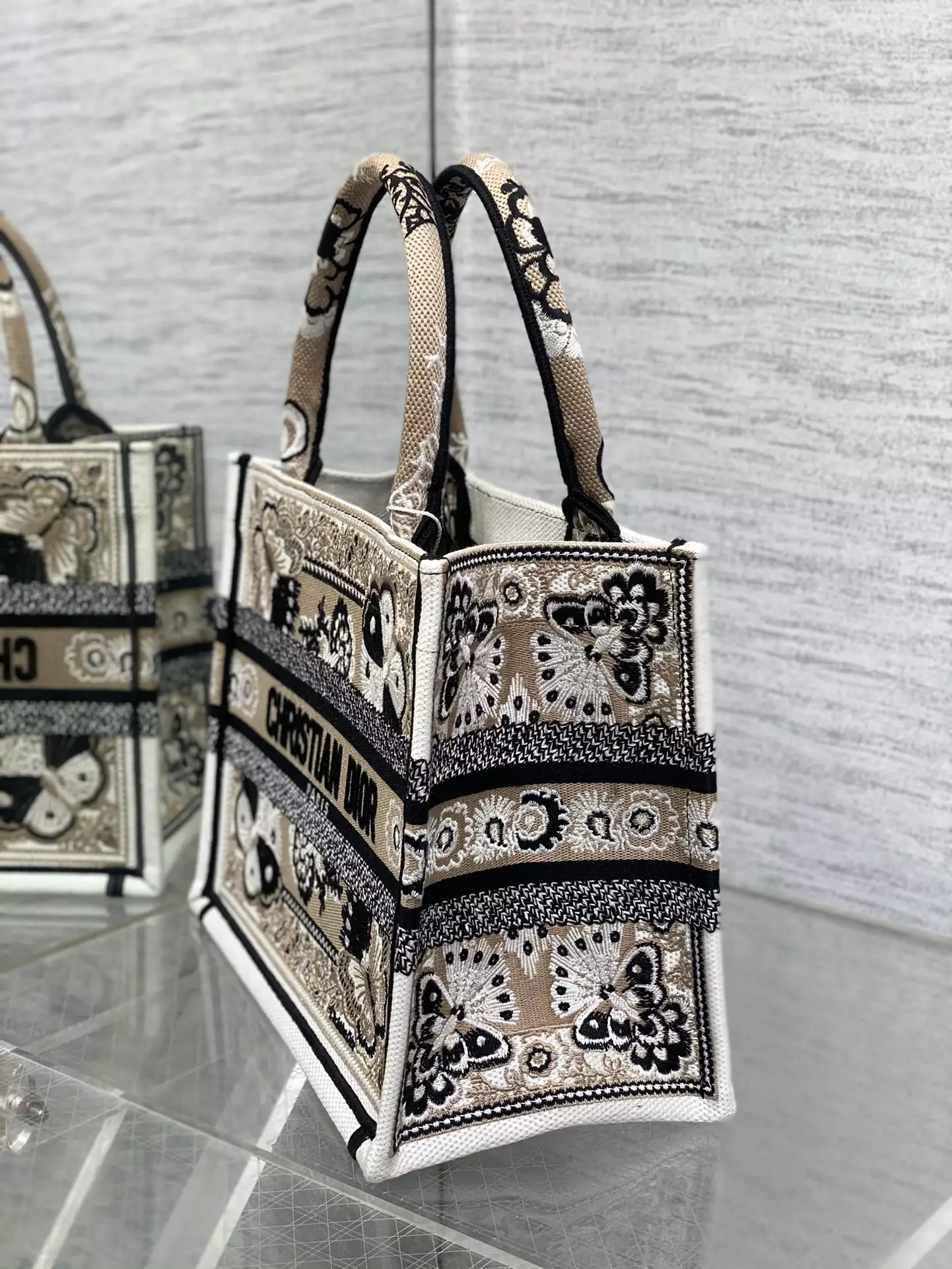 Medium Dior Book Tote Beige Multicolor - Repbags.ru - Image 4