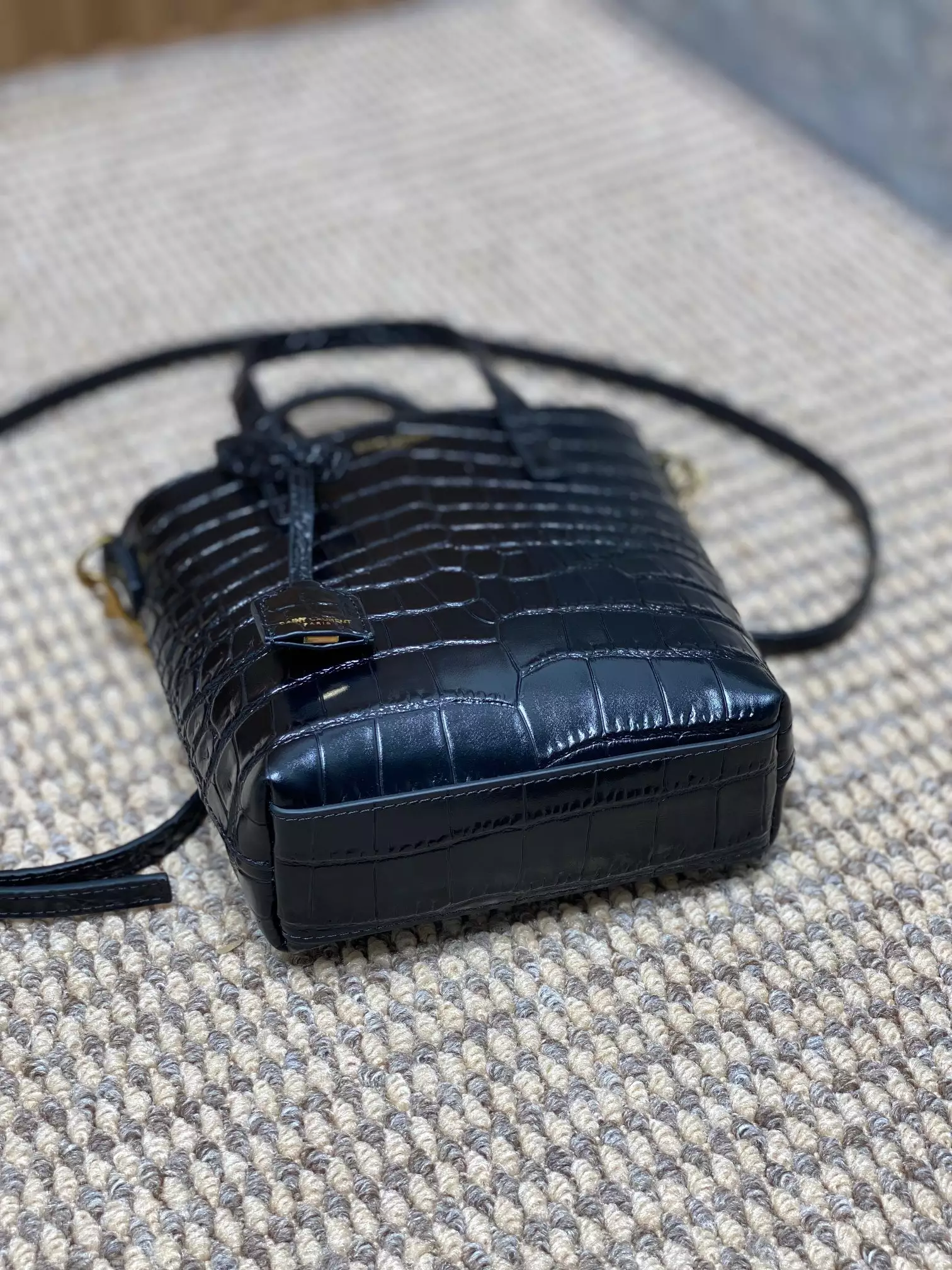 Mini Toy Shopping Saint Laurent in Crocodile-Embossed Leather - Image 8