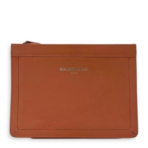 Pochette Peach Crossbody Bag in Distressed Leather, Silver hardware