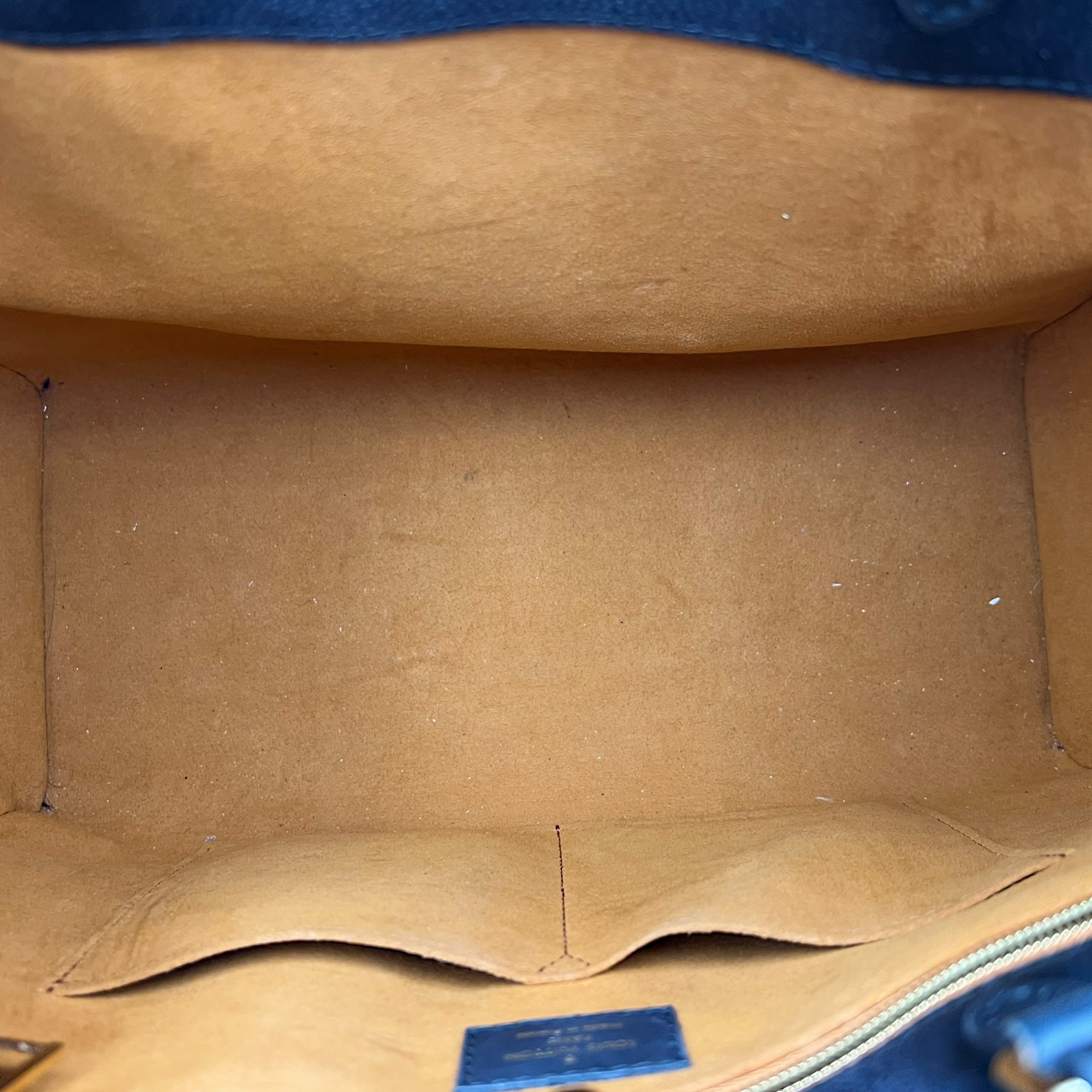 OnTheGo MM Black Top Handle Bag in Empreinte Leather, Gold hardware - Image 7