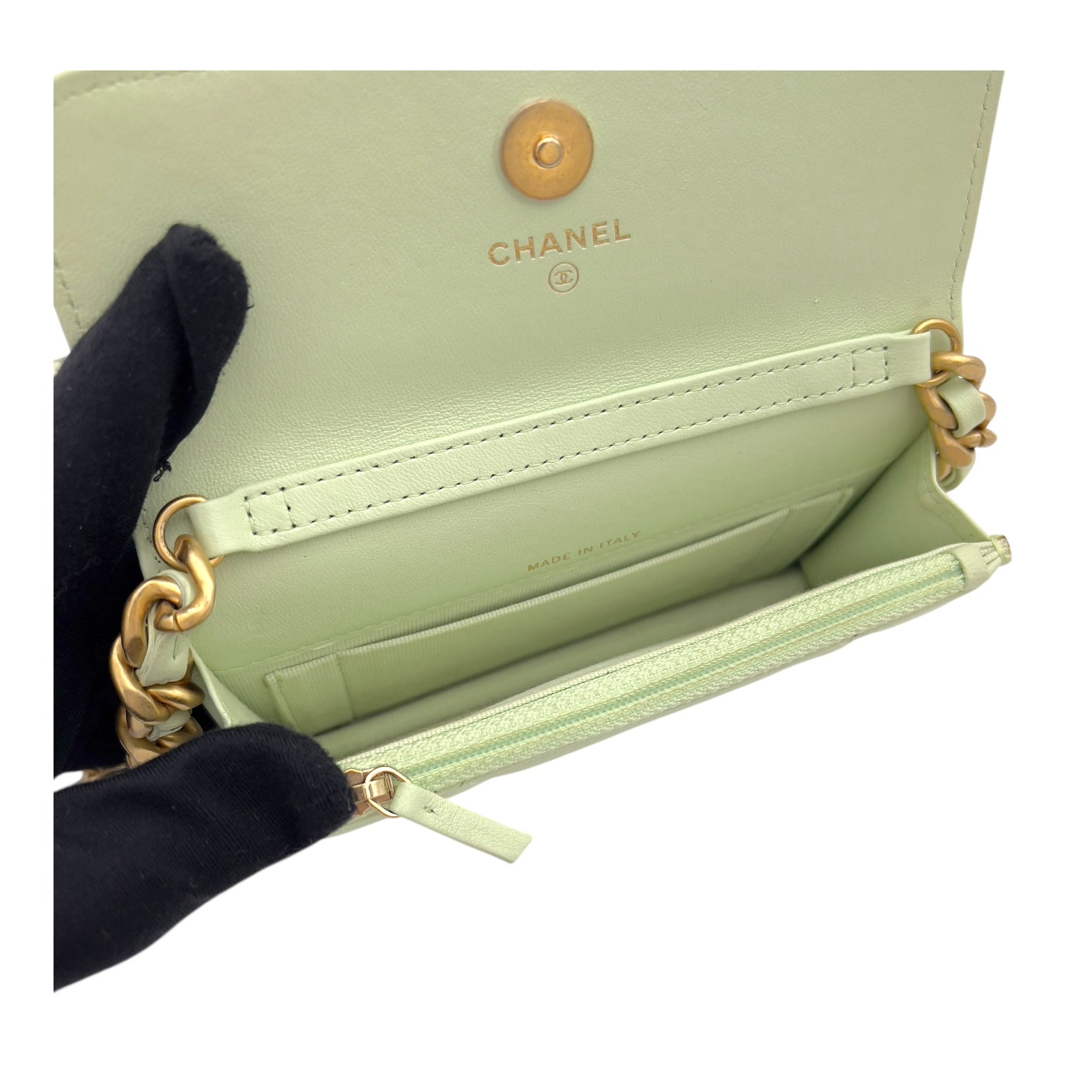 C19 Wallet On Chain Green in Lambskin, Mixed hardware - Image 7