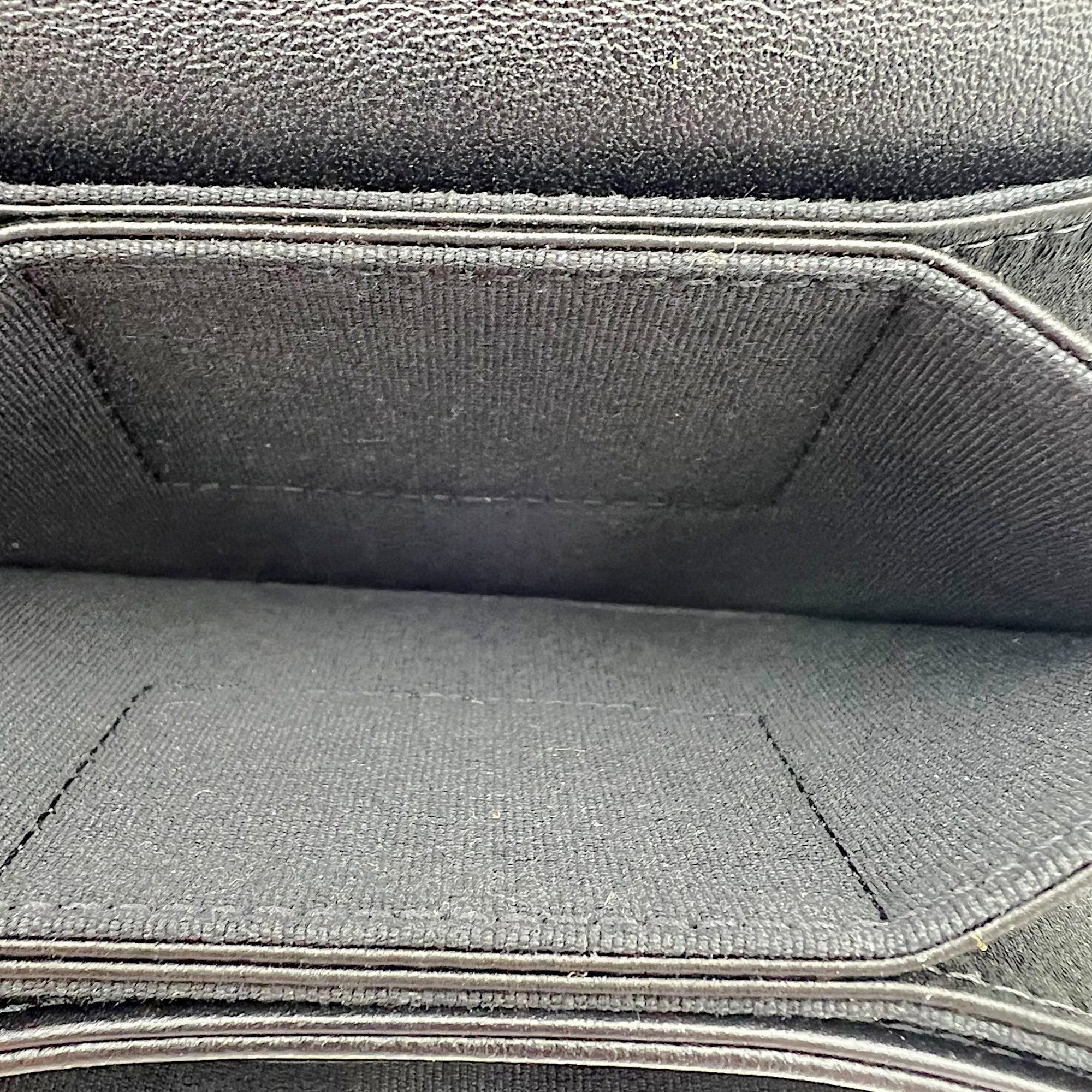 VIP Gift CC Wallet On Chain Black in Satin, Gold hardware - Image 7