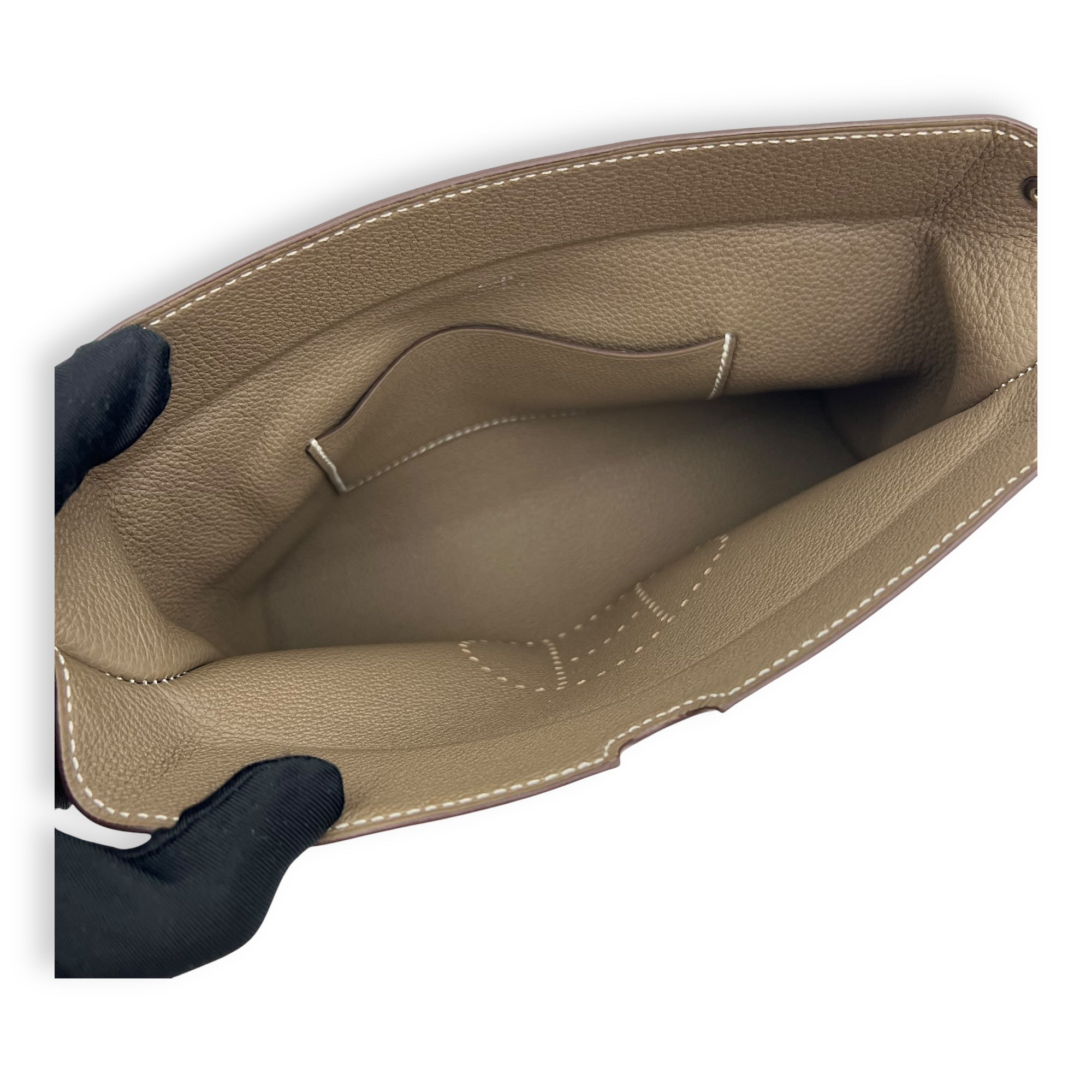 Videpoches Etoupe Crossbody Bag in Togo, Palladium hardware - Image 4