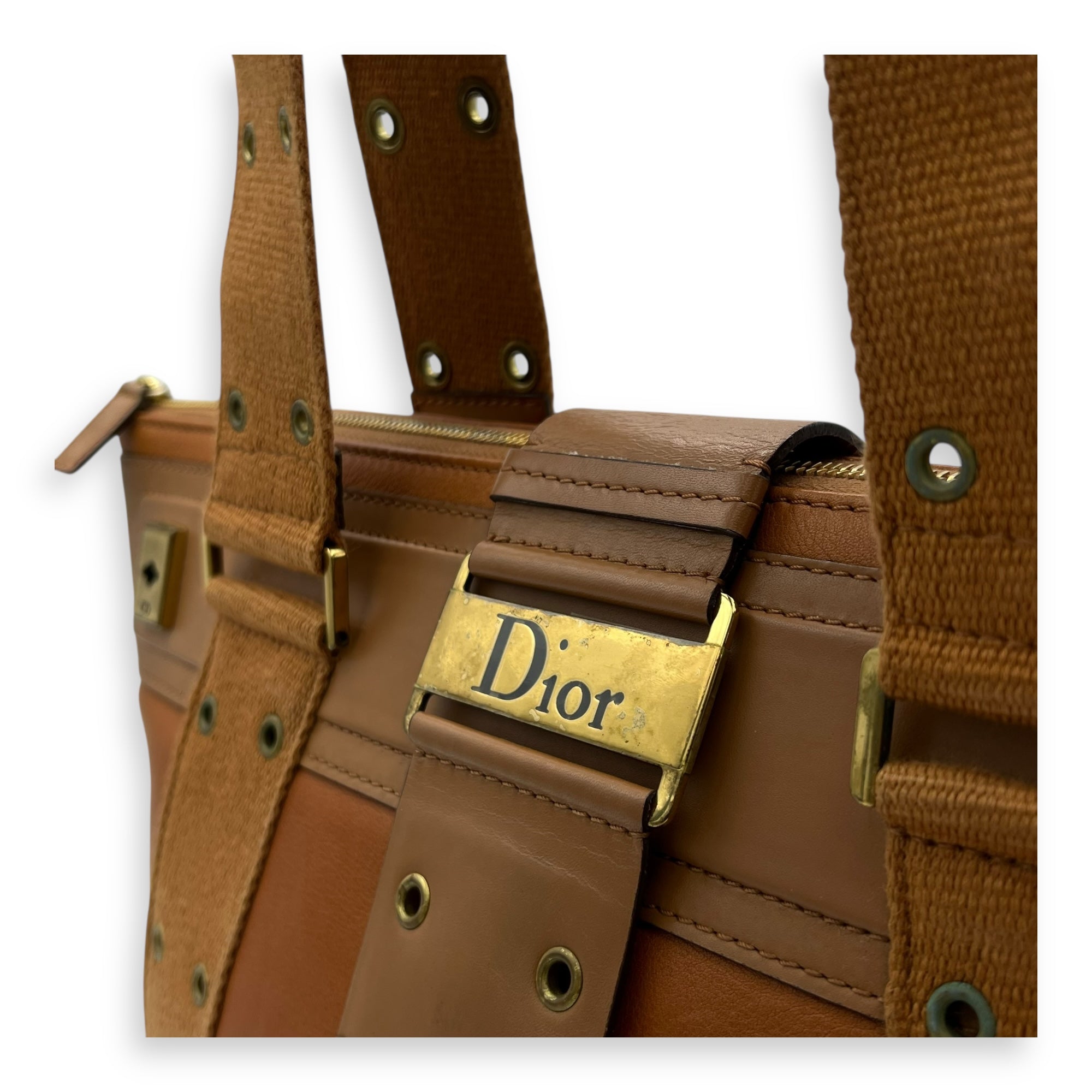 Street Chic Brown Shoulder Bag in Calfskin, Gold hardware - Image 9