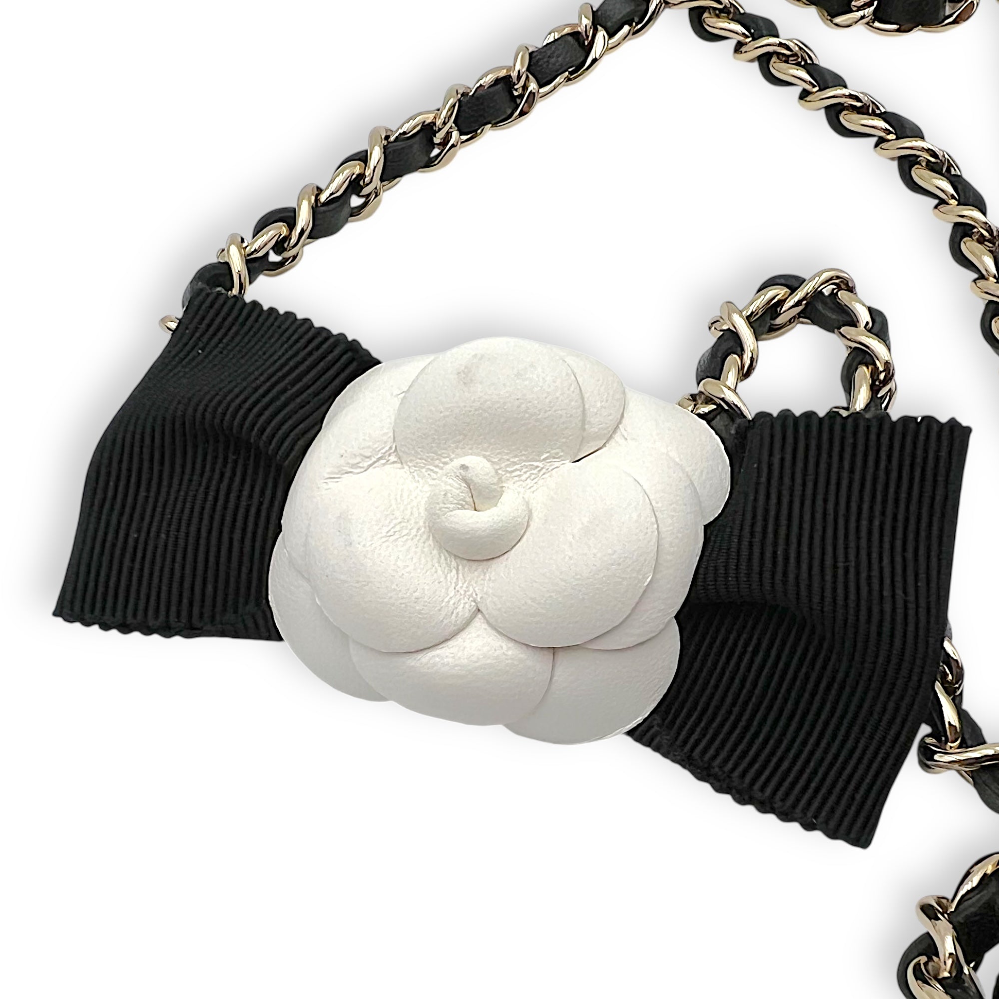 VIP Gift CC Wallet On Chain Black in Satin, Gold hardware - Image 11