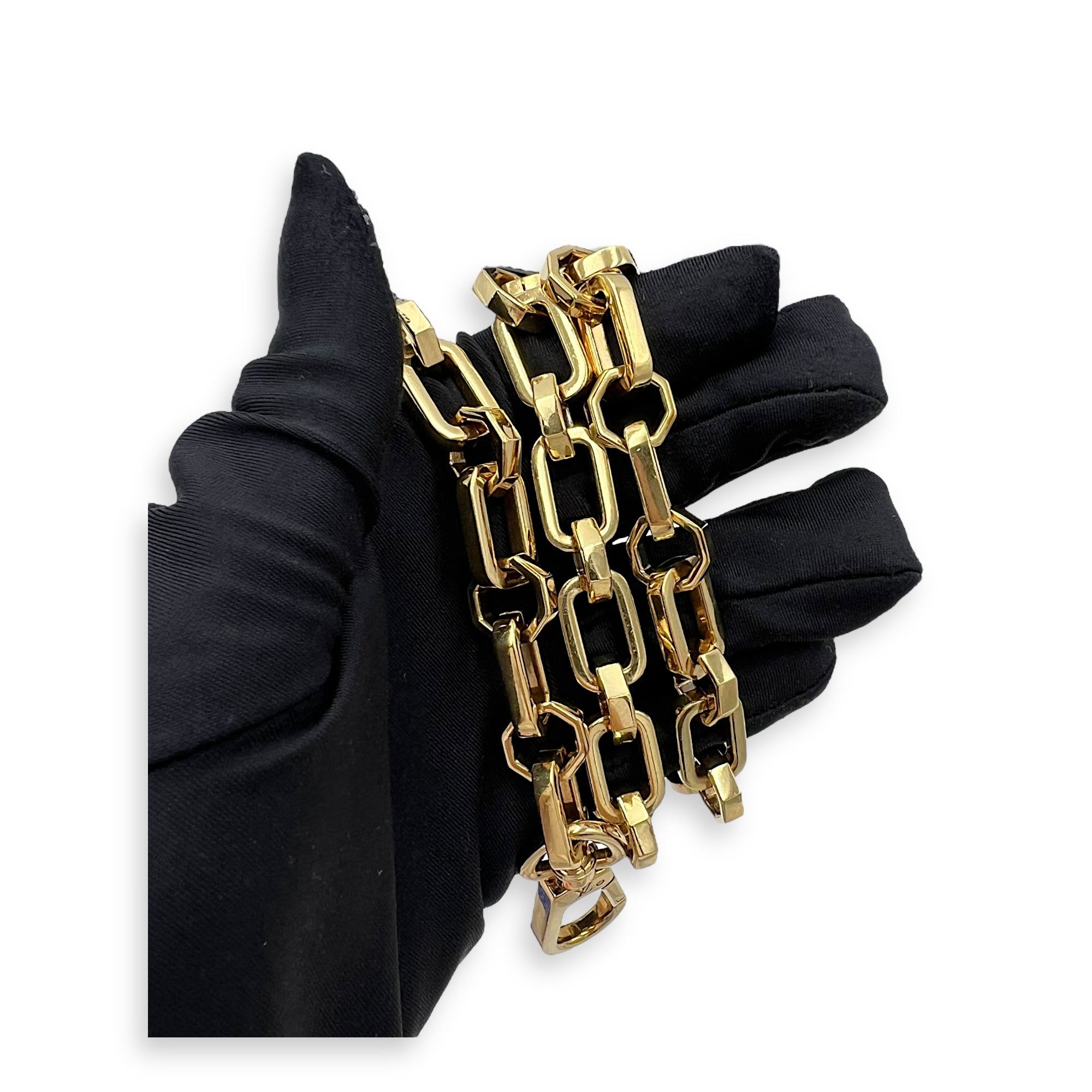 Dauphine MM Shoulder bag in Calfskin, Gold Hardware - Image 11