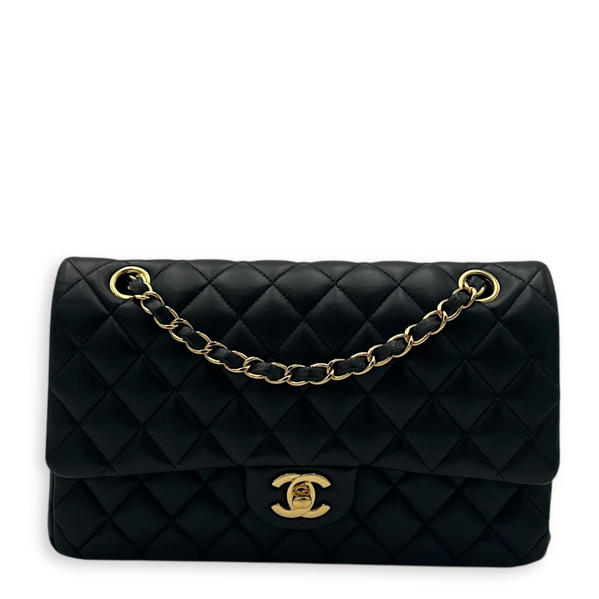 Classic Shoulder Bag Medium Black in Lambskin, Gold hardware