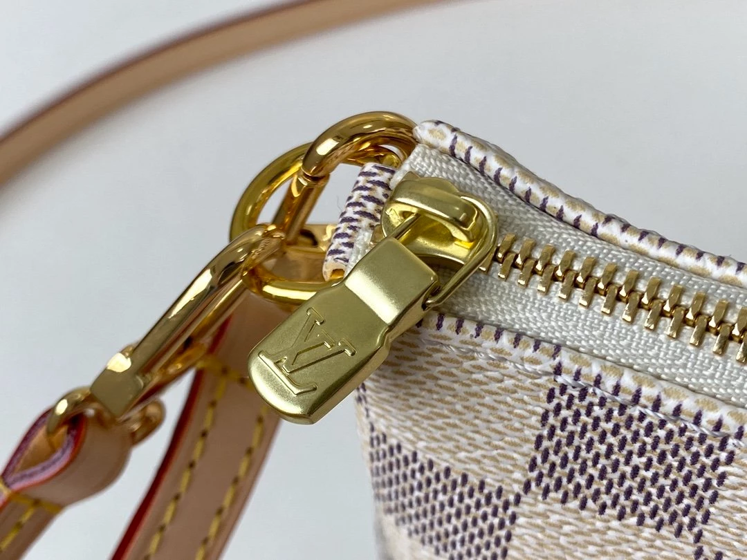 Pochette Accessoires Monogram Canvas - LB231 - Image 7