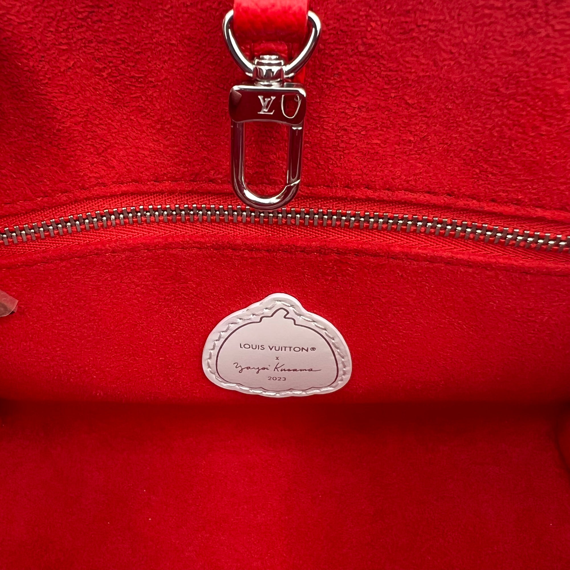 OnTheGo PM x Yayoi Kusama Top Handle Bag in Empreinte Leather, Silver hardware - Image 11