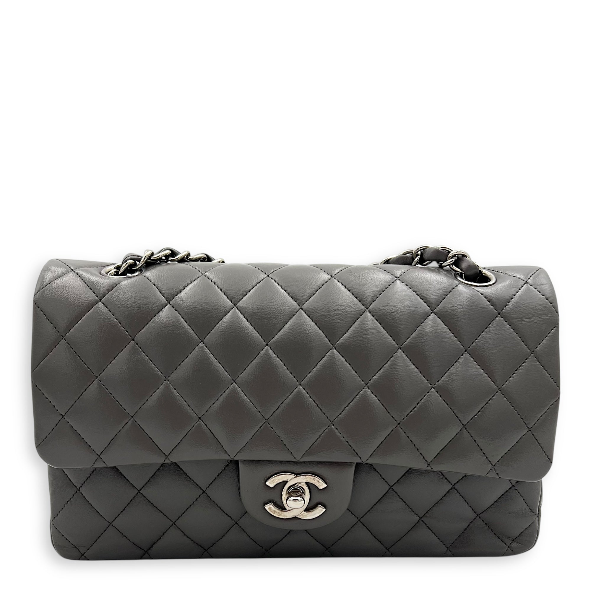 Classic Medium Grey (retouched) Shoulder Bag in Lambskin, Silver hardware