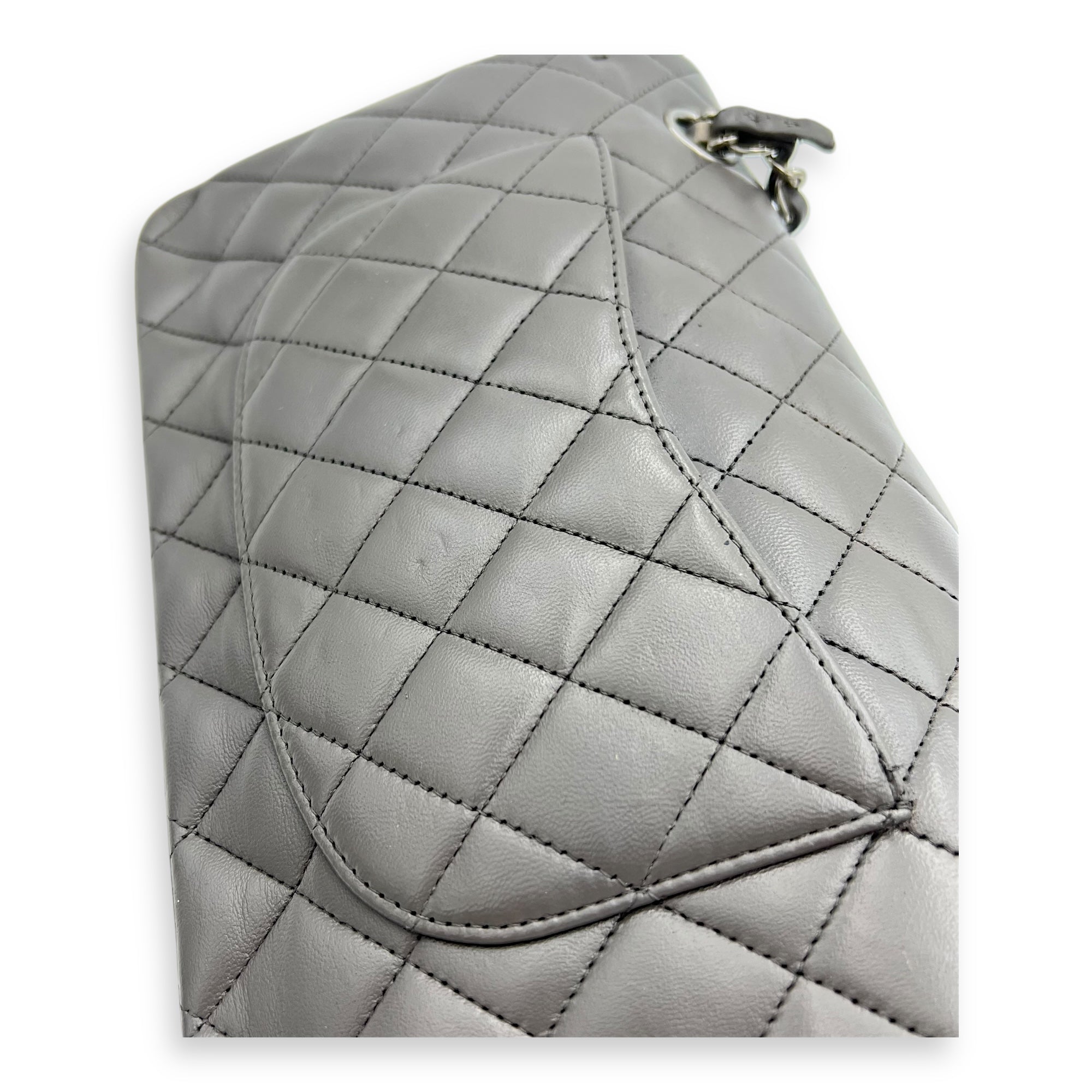 Classic Medium Grey (retouched) Shoulder Bag in Lambskin, Silver hardware - Image 12