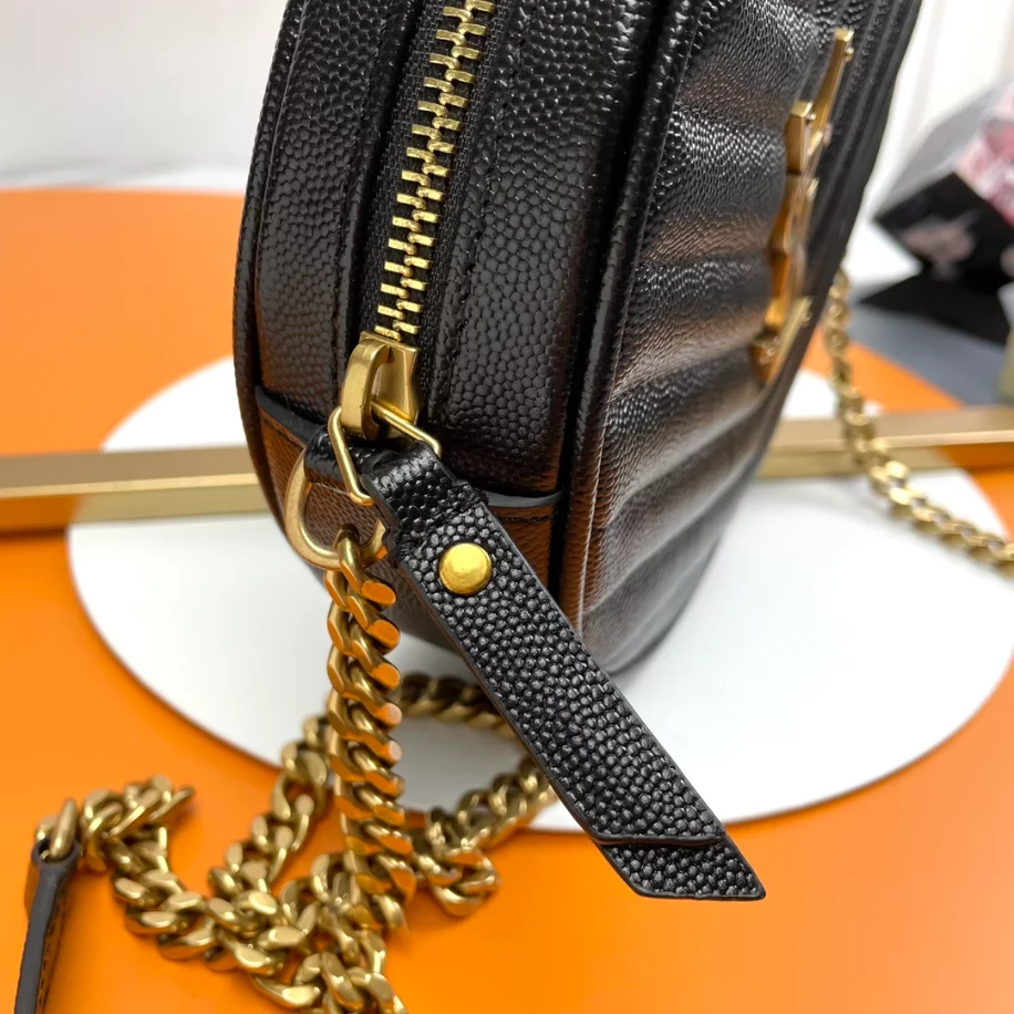 Vinyle in Grain de Poudre Leather round zipped bag - Image 12