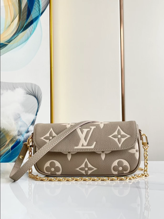 Wallet On Chain Ivy Bicolour Monogram Empreinte Leather - LB242 - Image 3