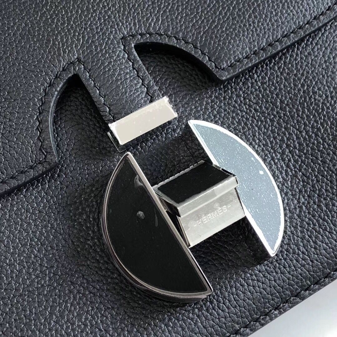 Hermes 2002 20cm Bag In Noir Evercolor Calfskin - Image 6