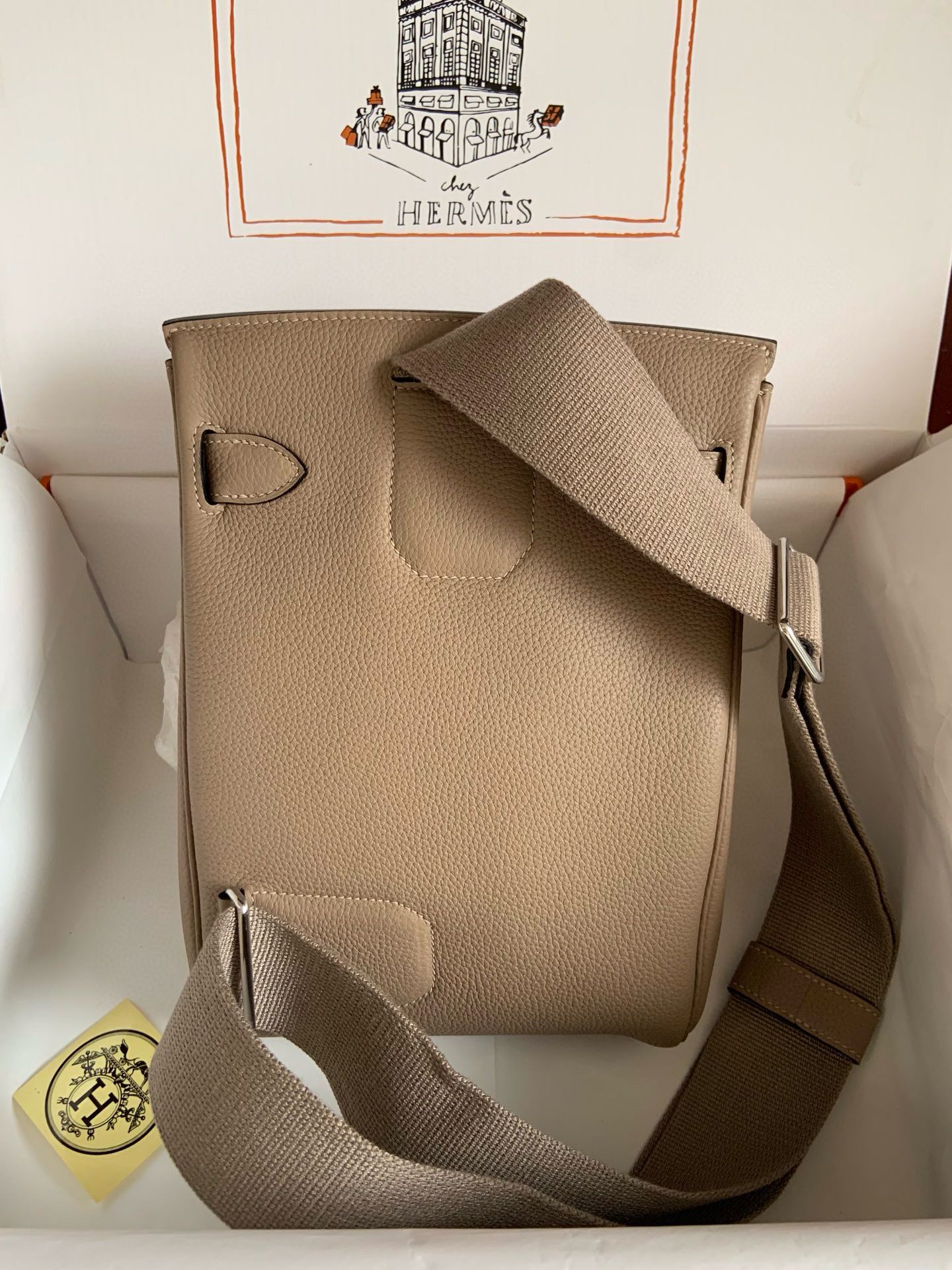 Hermes Hac a Dos PM Backpack in Tourterelle Clemence Leather - Image 3