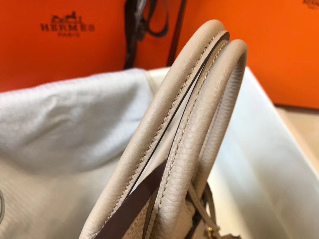 Hermes Birkin 25cm Bag In Beige Clemence Leather GHW - Image 6