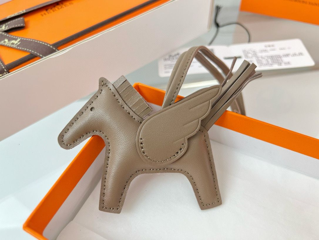 Hermes Rodeo Pegase PM Bag Charm in Taupe Milo Lambskin - Image 3