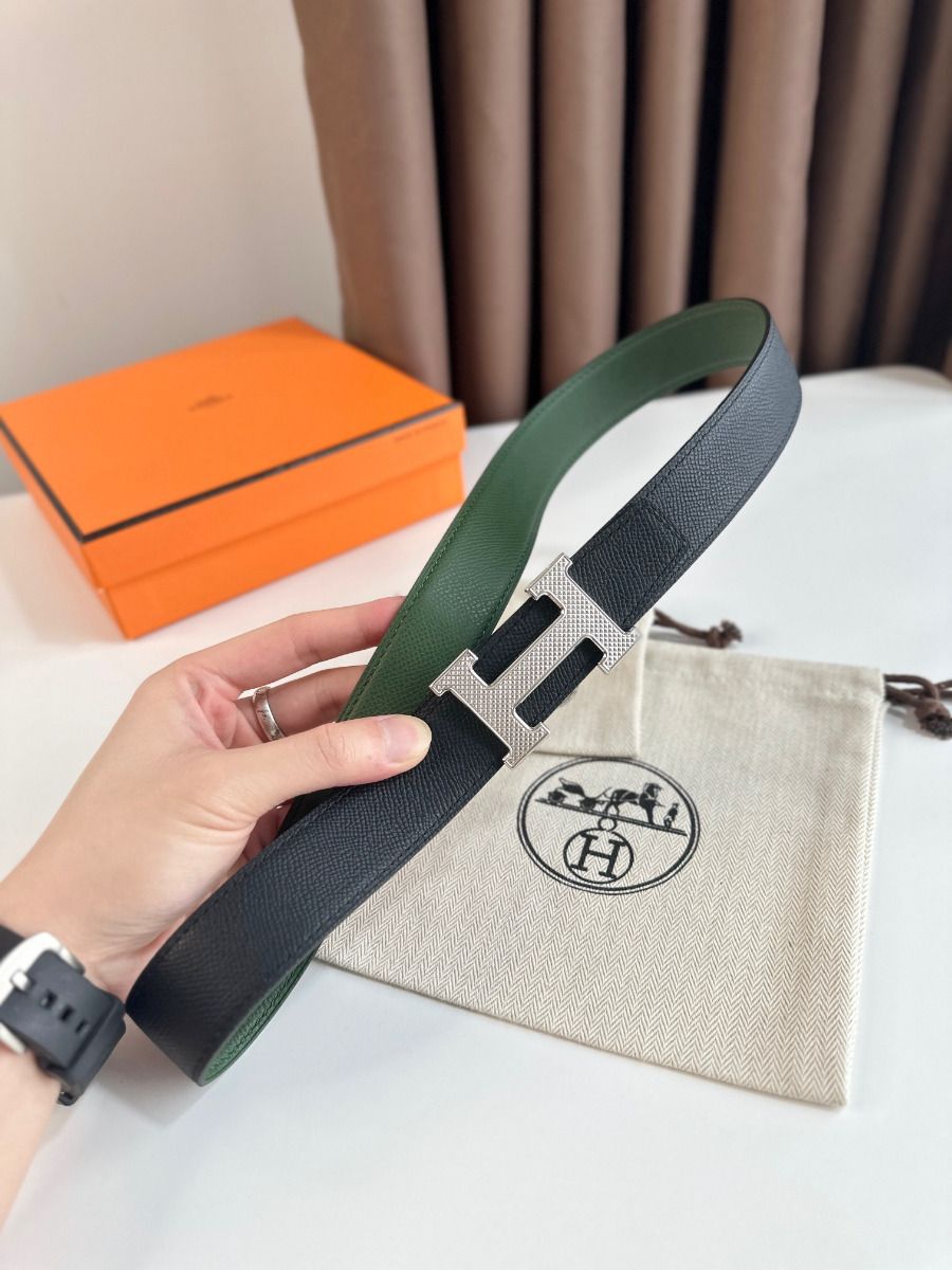 Hermes H Guillochee Reversible Belt 32MM in Green and Black Epsom Calfskin - Image 4