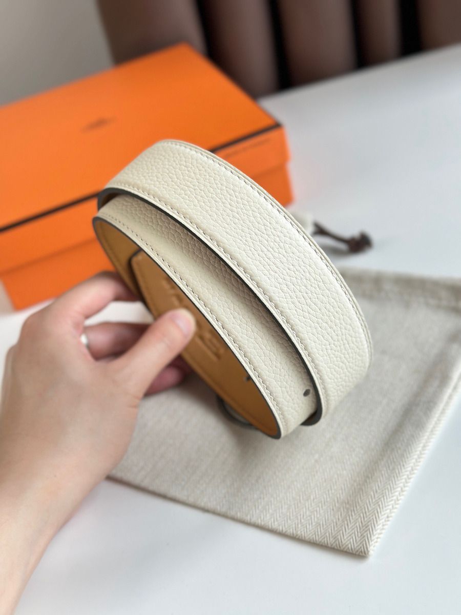Hermes Romain 35MM Belt in Craie Clemence Leather - Image 8