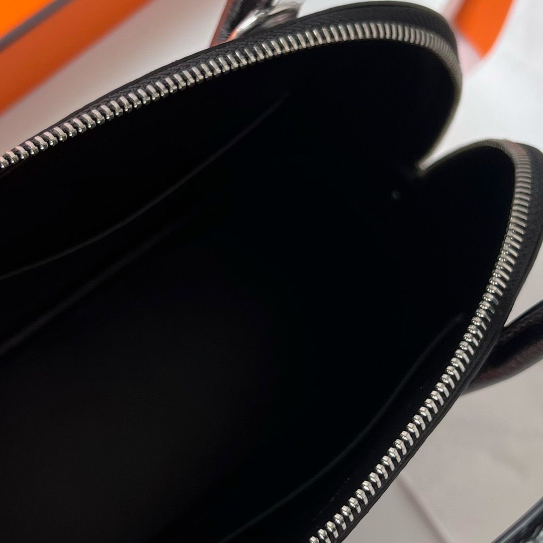 Hermes Bolide 1923 25 Handmade Bag In Black Chevre Mysore Leather - Image 9