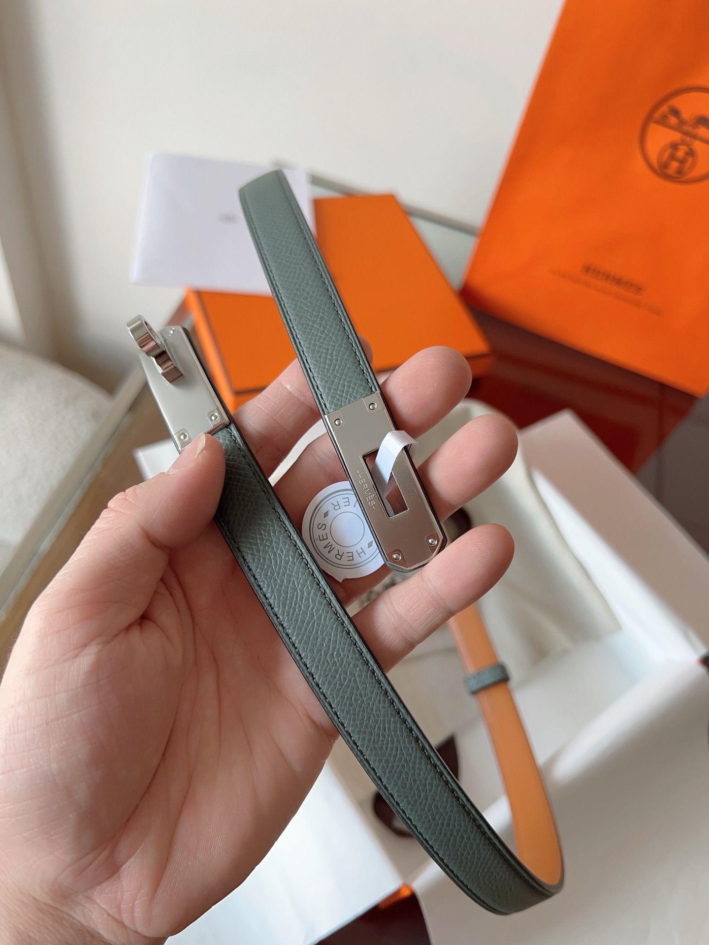 Hermes Kelly 18 Belt in Vert Amanda Epsom Leather - Image 8