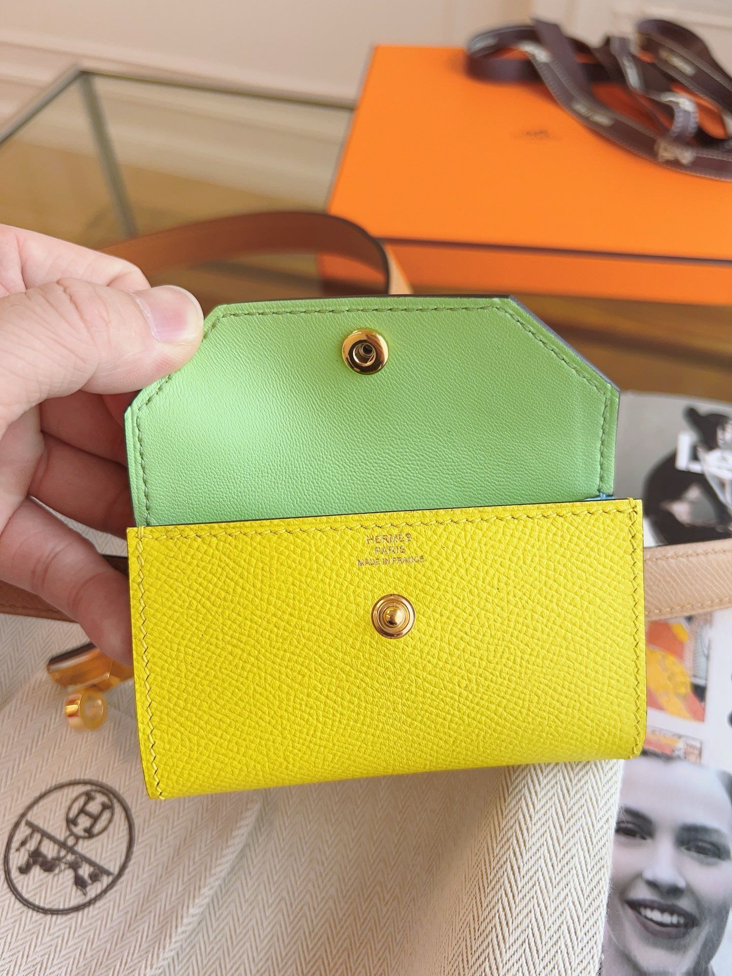 Hermes Kelly Pocket 18 Belt in Biscuit and Soufre Epsom Calfkin - Image 6