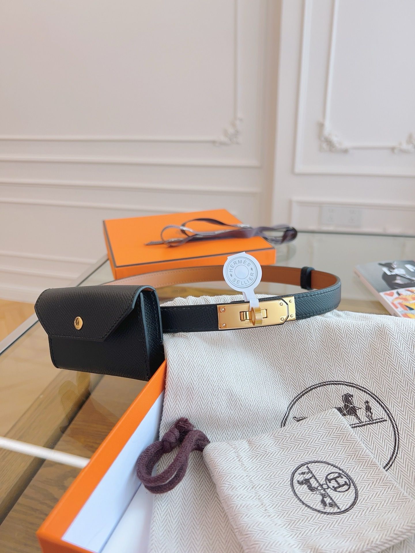 Hermes Kelly Pocket 18 Belt in Black Epsom Calfkin - Image 3