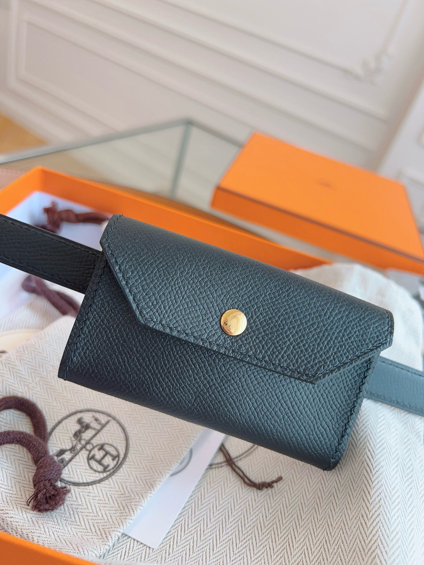 Hermes Kelly Pocket 18 Belt in Black Epsom Calfkin - Image 5