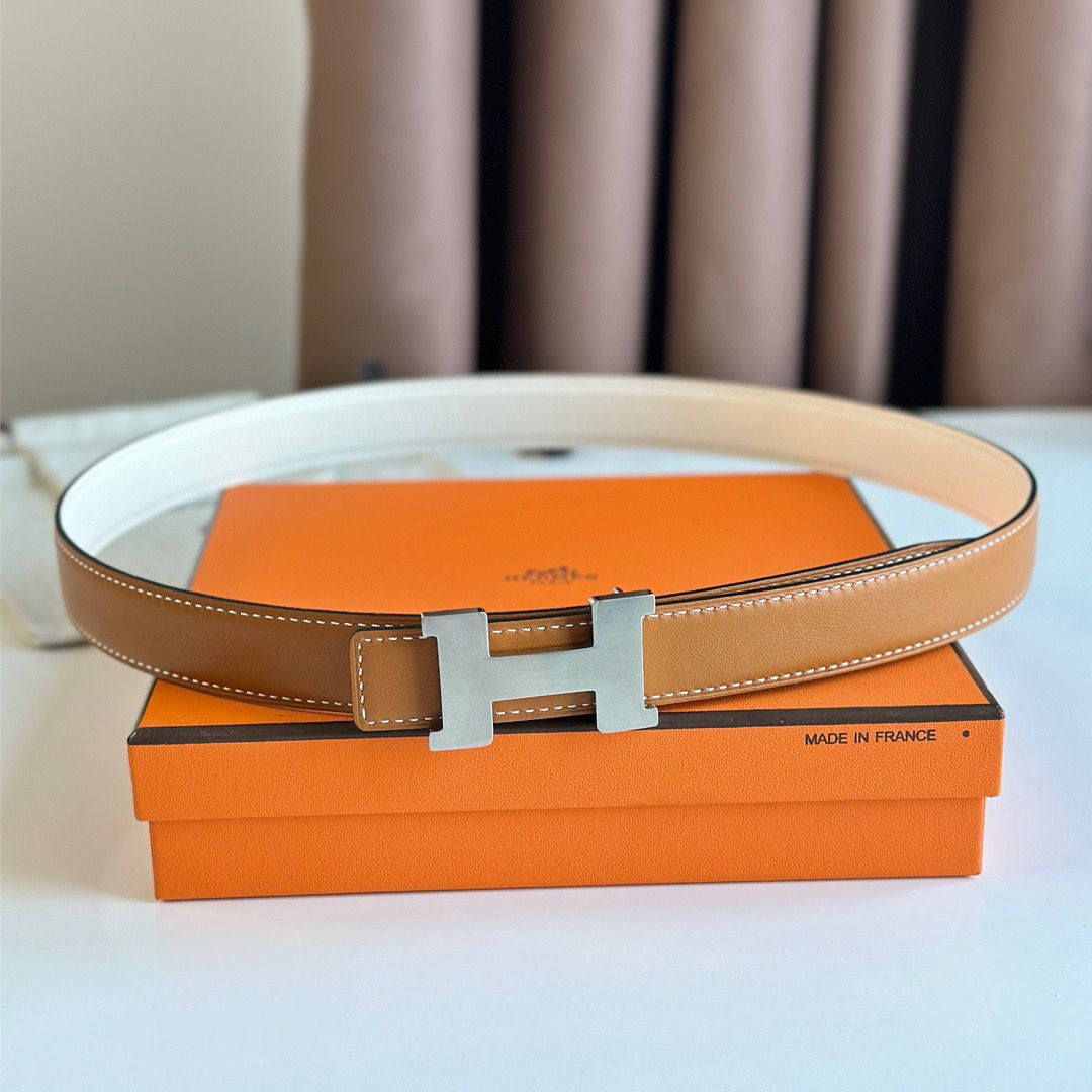 Hermes Mini Constance 24mm Belt in White Epsom Leather and Gold Swift Leather - Image 4