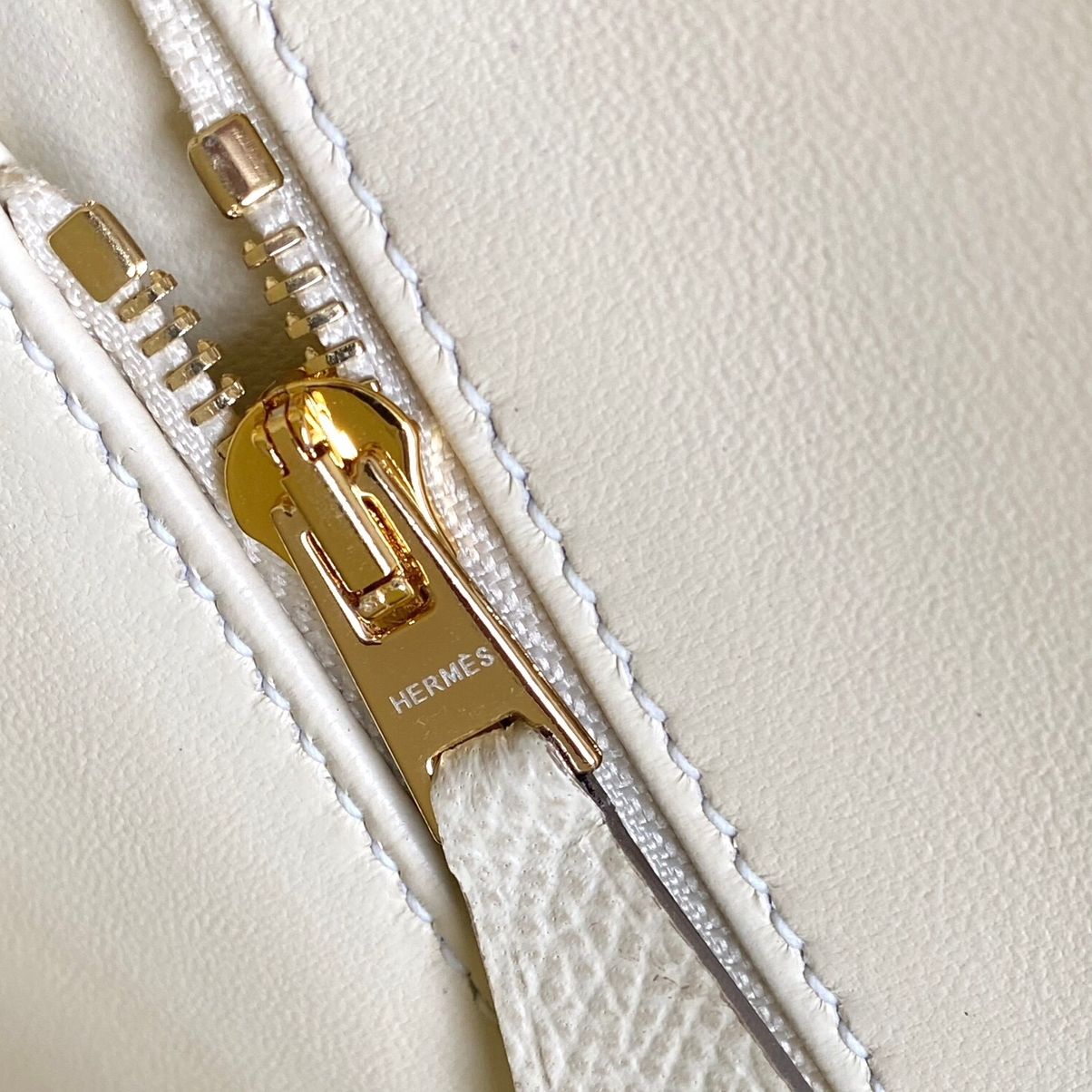 Hermes White Constance MM 24cm Epsom Leather Bag - Image 11