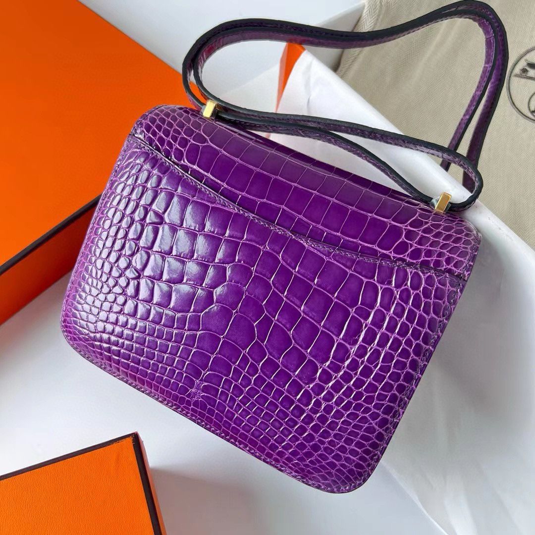 Hermes Constance 18 Handmade Bag In Purple Shiny Alligator Leather - Image 6
